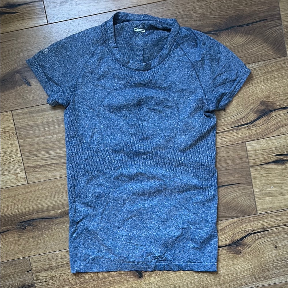 lululemon athletica Blue Short Sleeve Tee